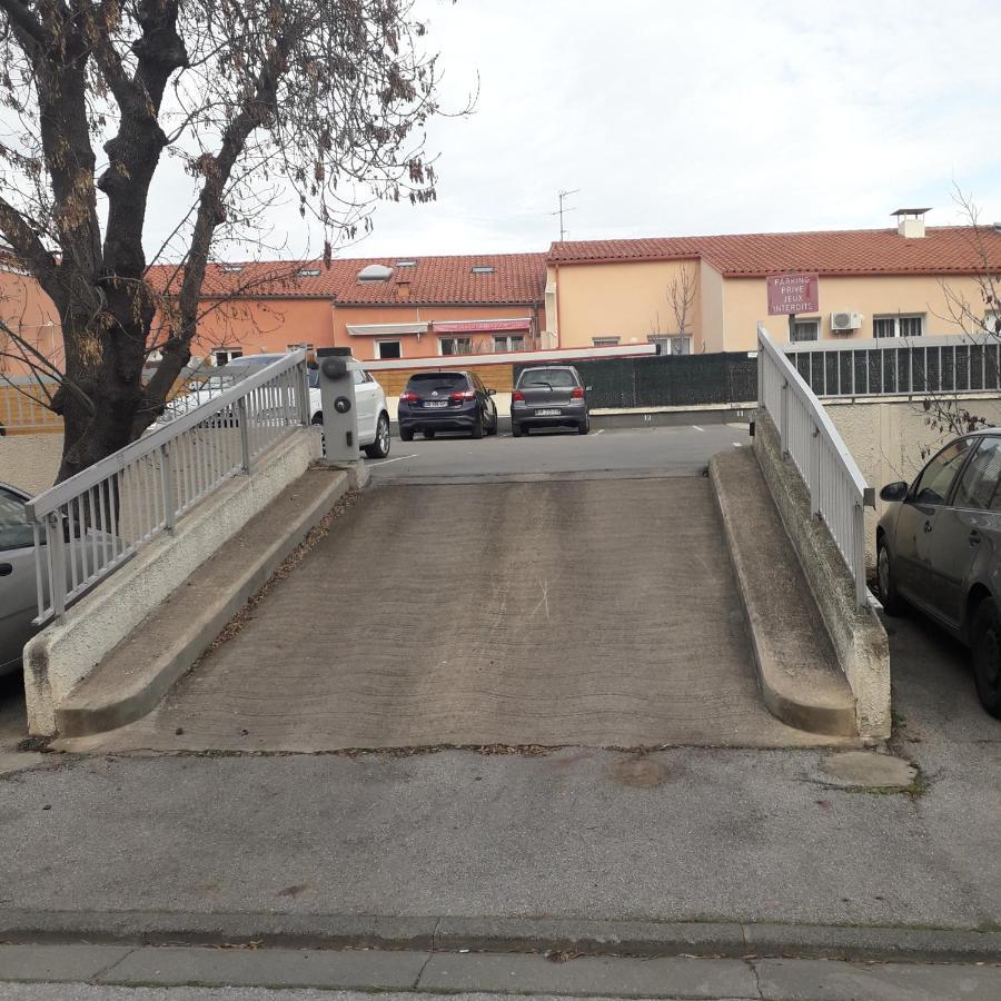 Charmant Studio Avec Climatisation Et Parking Perpignan Exterior foto